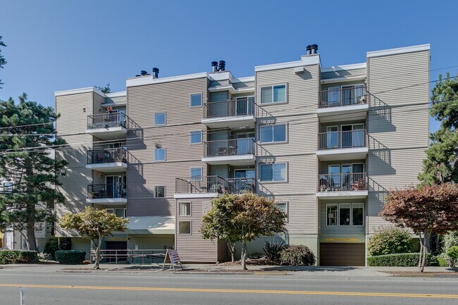 Foto del edificio - Beautiful 1 bed, 1 bath in Magnolia. Hardw...