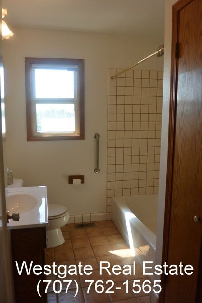 Building Photo - 1411 Skillman Ln