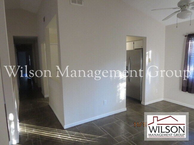 Building Photo - 3 br, 2 bath House - 700 Castlewood Drive