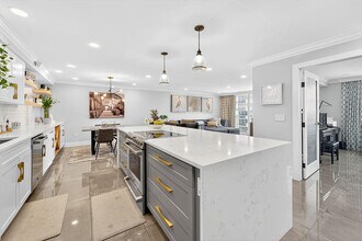 Building Photo - 5440 N Ocean Dr