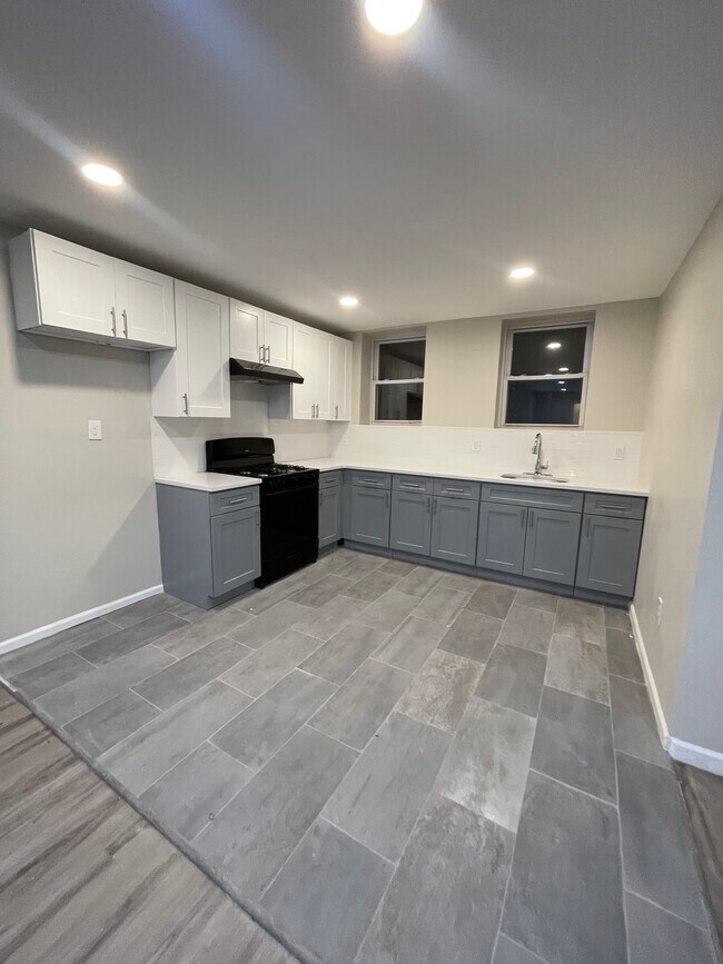458 Nye Ave 1A - 464 Nye Ave