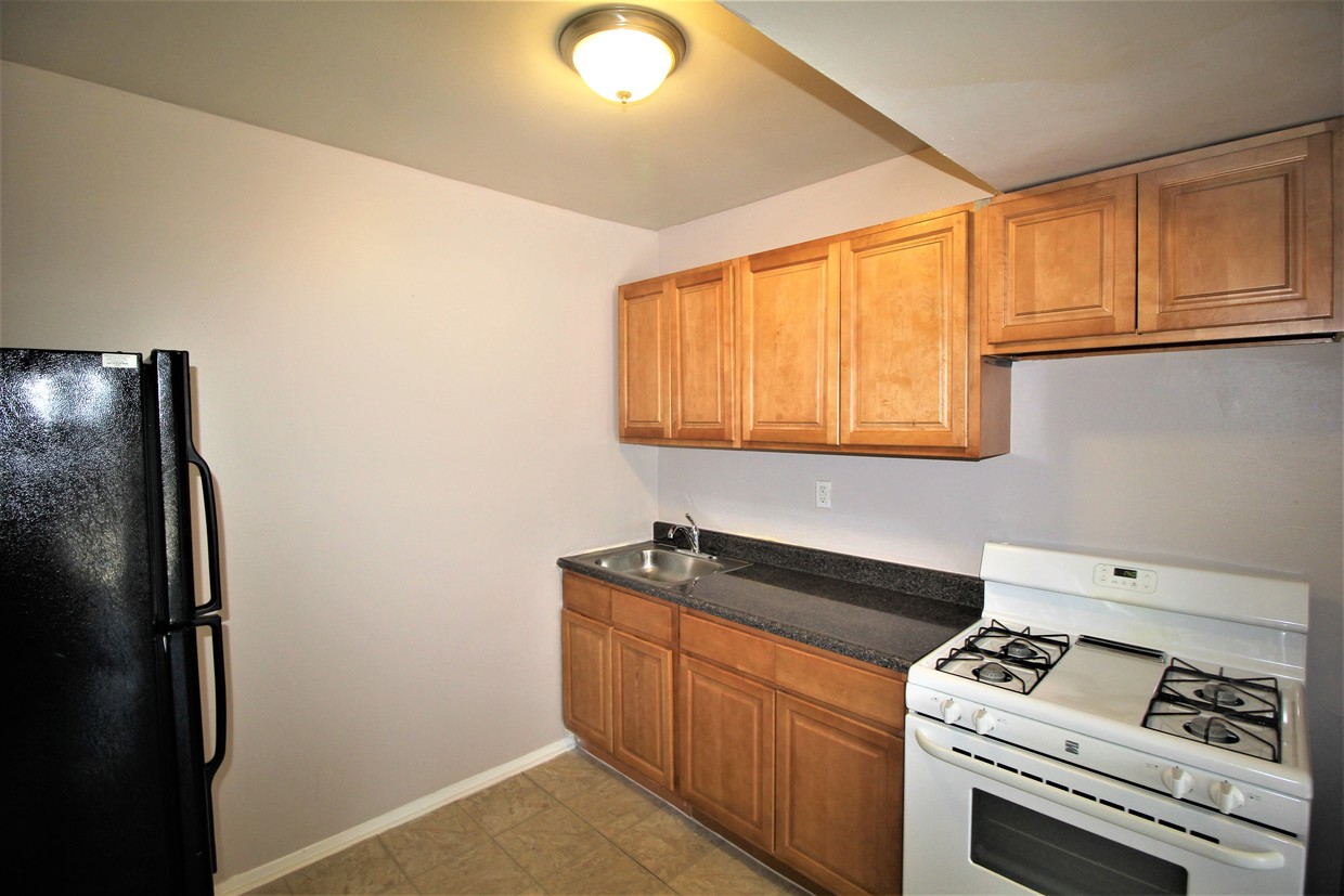Building Photo - Groveland Apartments