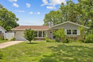 Building Photo - 1060 Warwick Ln