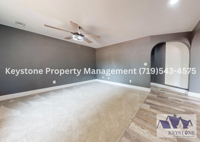 Building Photo - Stunning Rancher on the St Charles Mesa! 2...