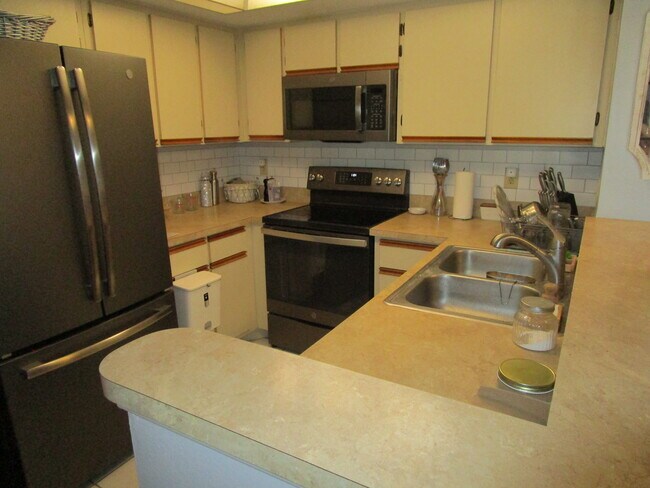 Building Photo - 19505 Quesada Ave