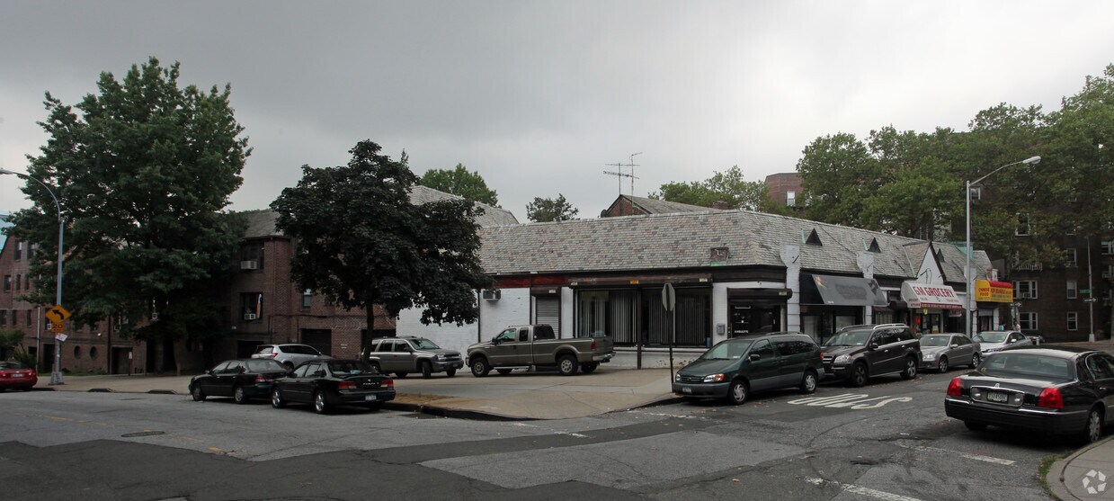Building Photo - 84-17 125th St