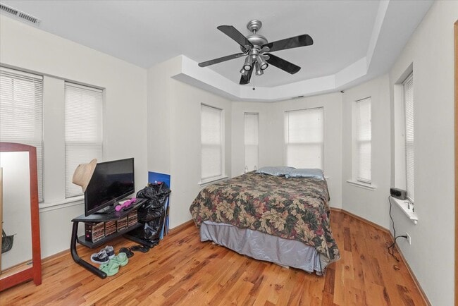 Foto del edificio - 2307 E 70th Pl