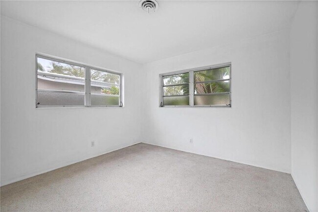 Foto del edificio - 4430 NE 16th Terrace