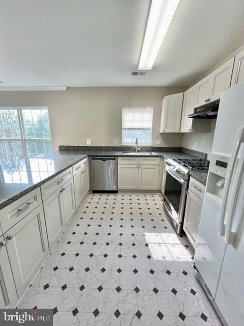 Building Photo - 4815 Tothill Dr