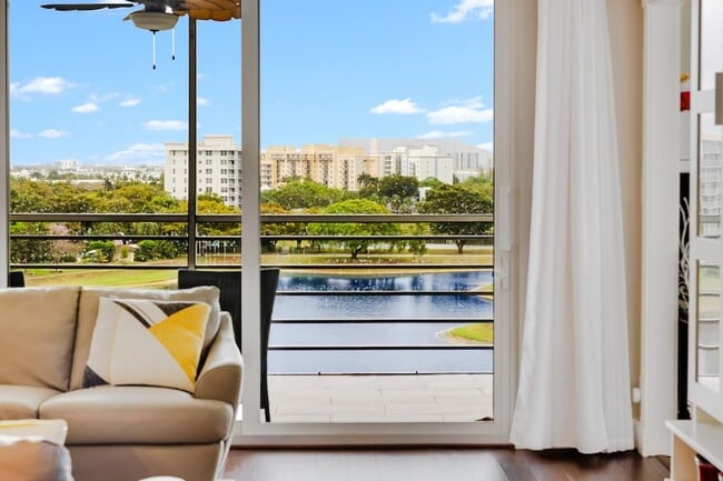 Building Photo - 3051 N Course Dr