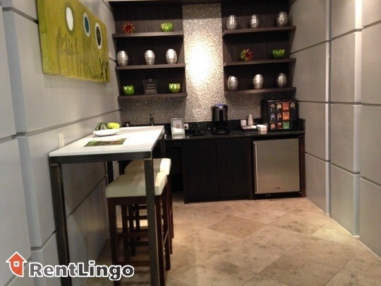 Foto del edificio - 7510 Burgoyne Rd