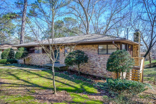 Building Photo - 222 Patricia Rd