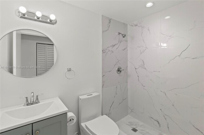 Building Photo - 431 NE 58th Ct