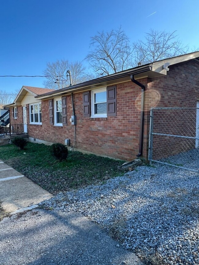 Building Photo - 117 Curtiswood Dr