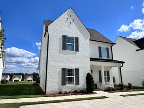 Building Photo - 308 Magnolia Aly S