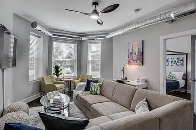 Building Photo - 3 bedroom in Chicago IL 60613