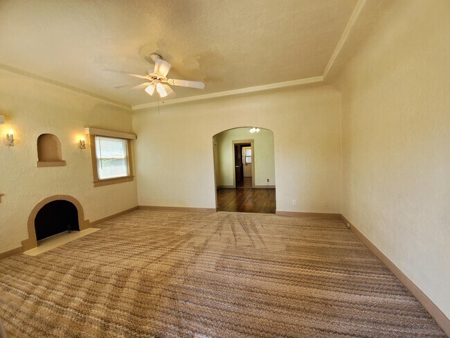 Foto del edificio - 1404-PM211404 E Grant Rd