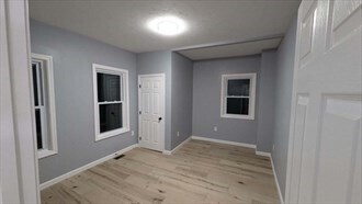 Building Photo - 60 Dunham St