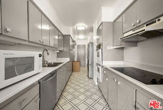 Building Photo - 875 Comstock Ave