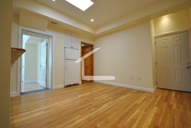 Building Photo - 1801 Beacon St