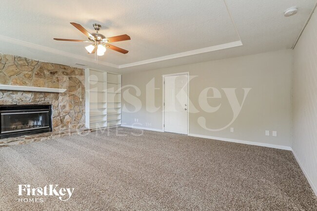 Foto del edificio - 5323 Thoroughbred Blvd