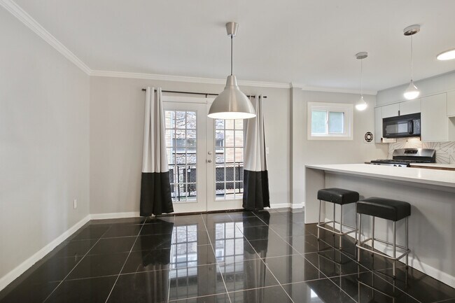 Building Photo - 115 Biscayne Dr NW