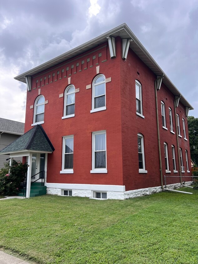 Primary Photo - 2129 Delmar Ave