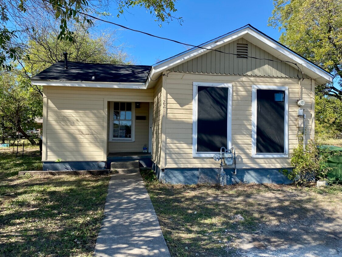 2211 Bagby Ave, Waco, TX 76706 House Rental in Waco, TX