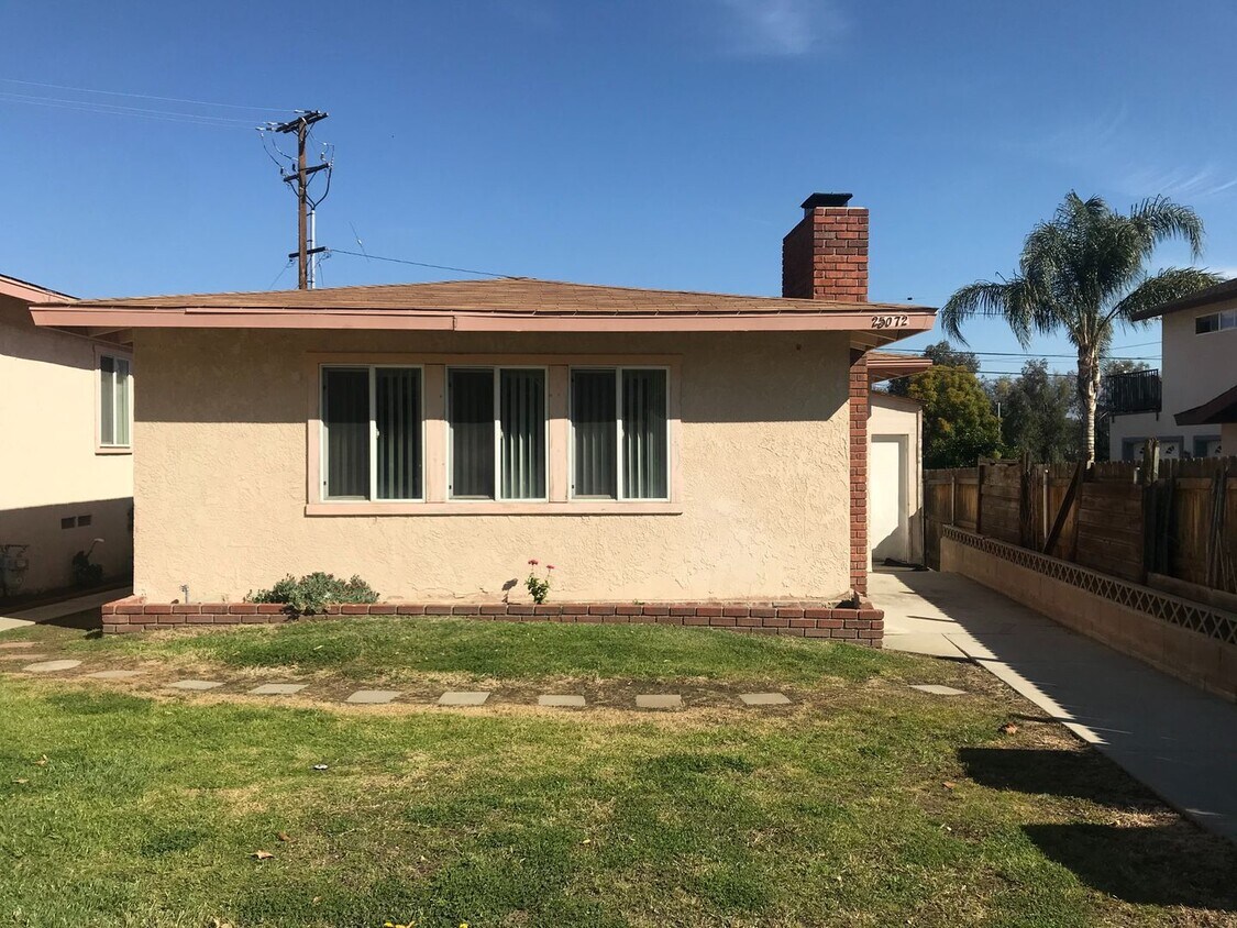Primary Photo - La Mar (25068-70-72) (3-Plex) (DD)