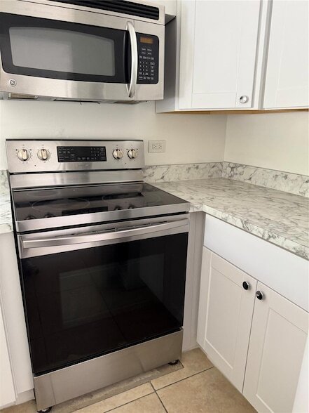 Building Photo - 1581 NE 34th Ct