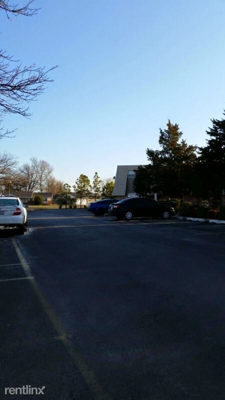 Foto del edificio - 1 br, 1 bath Apartment - 1312 N Norman Ave