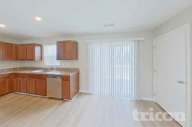 Building Photo - 656 McCormick Ln