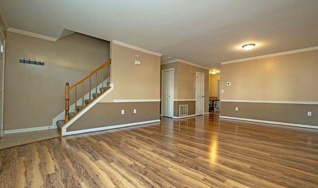 Building Photo - 2 Bedroom Home