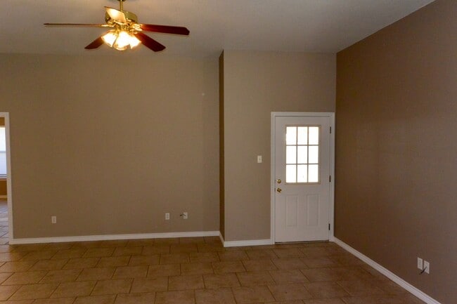 Foto del edificio - AVAILABLE NOW Single Family Home 3/2/2