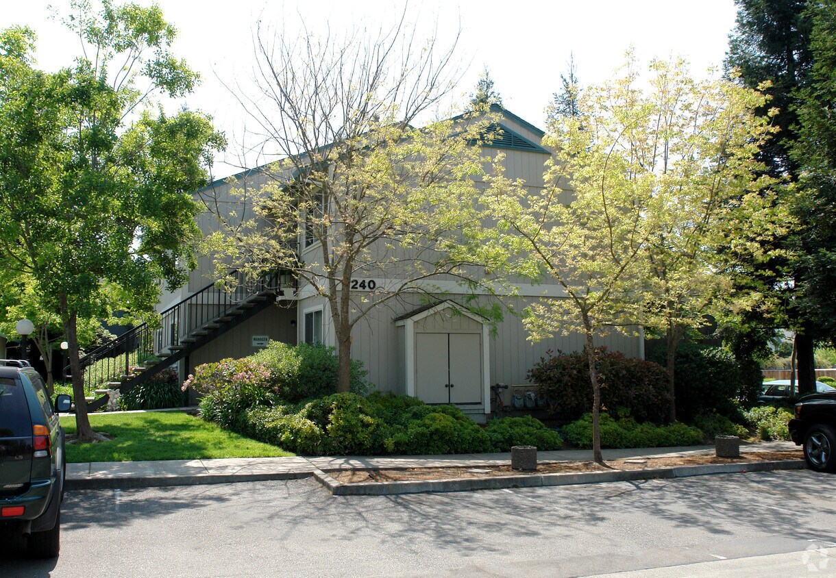 Primary Photo - 5240-5256 Old Redwood Hwy