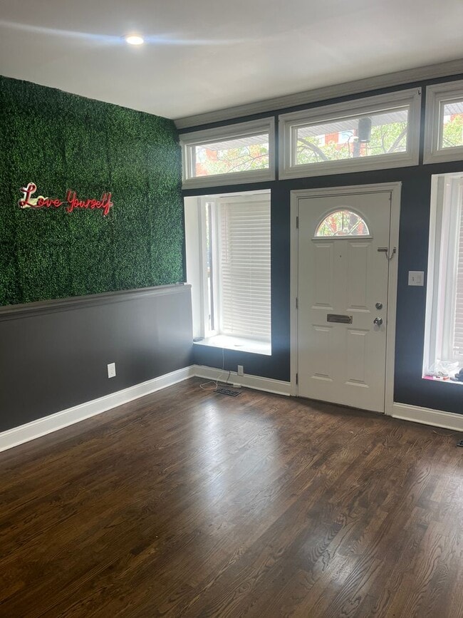 Building Photo - Renovated 1 Bedroom, 1 Bath Apartment in Federal Hill