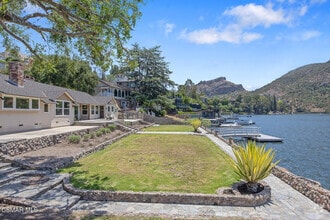 Building Photo - 800 Lake Sherwood Dr