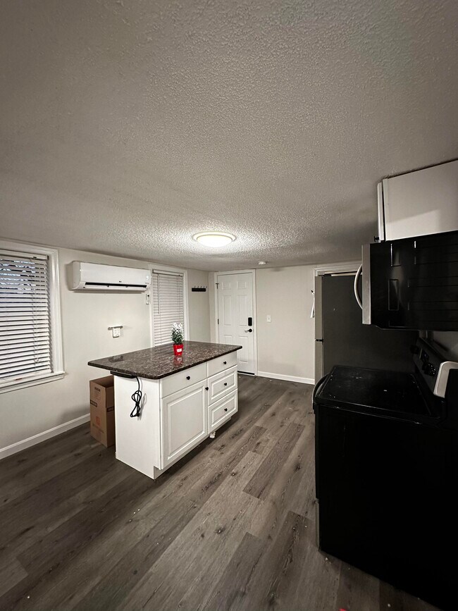 Kitchen - 33 Sumner St