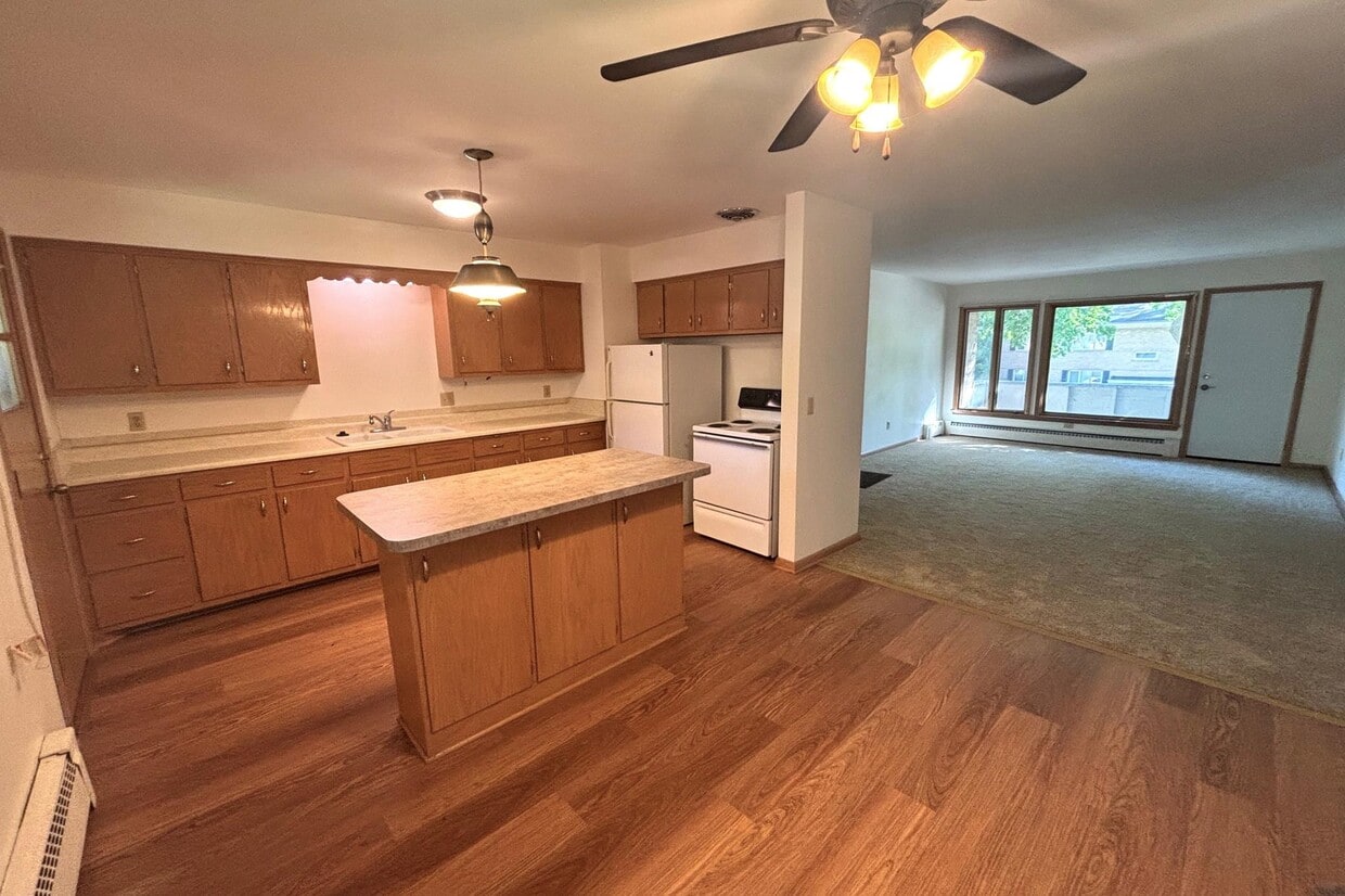 Foto principal - 2406 Fremont Ave