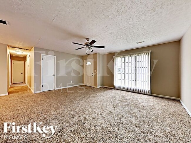 Foto del edificio - 8162 Englewood Trail