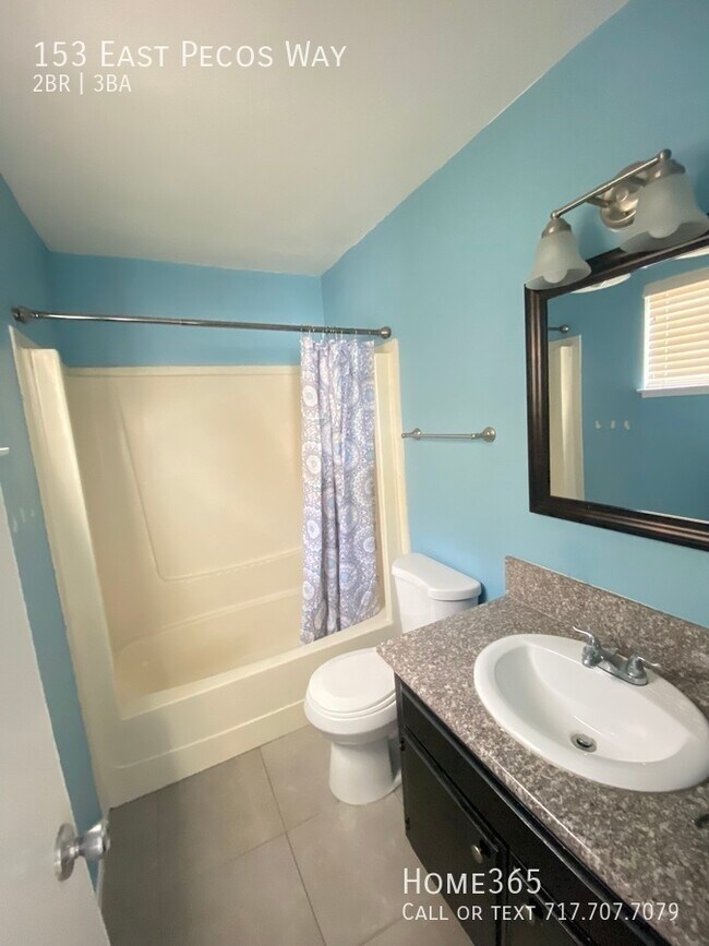 Building Photo - Updated Townhome with EXTRAS. Granite kitc...