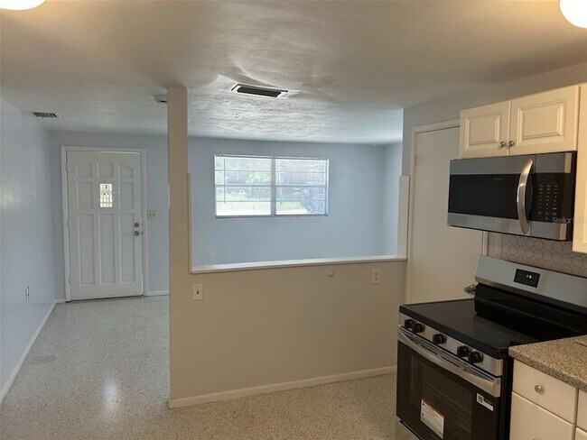Building Photo - 13264 120th Ln