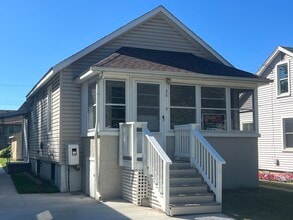 Building Photo - 30 Sheridan St