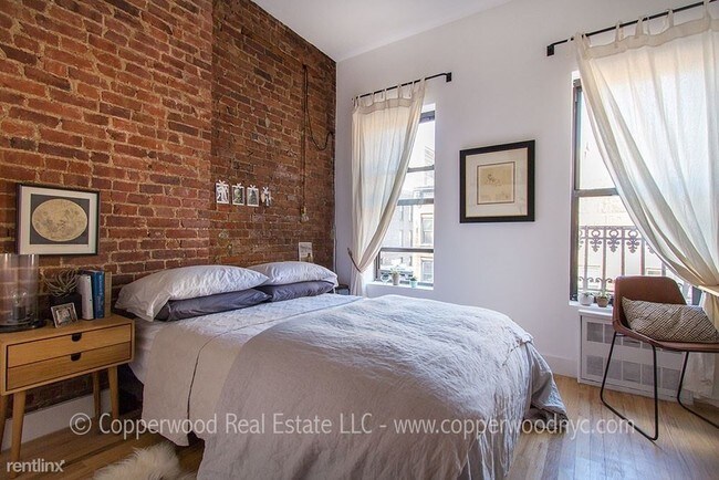 Building Photo - 1 br, 1 bath  - 230 E 83rd St