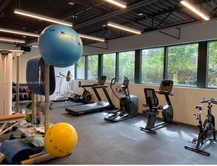 Foto principal - 3156 SW 27th Ave