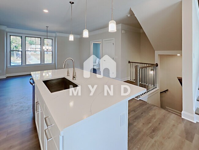 Building Photo - 2556 Clairebrooke Bnd Unit 10