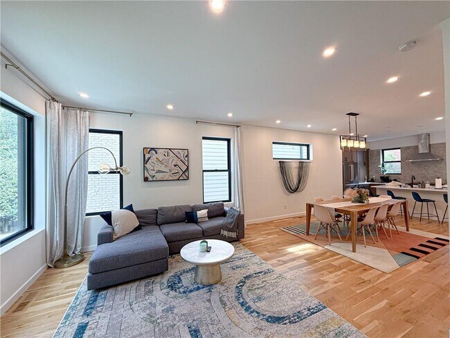 Foto del edificio - 825 Barnett St NE