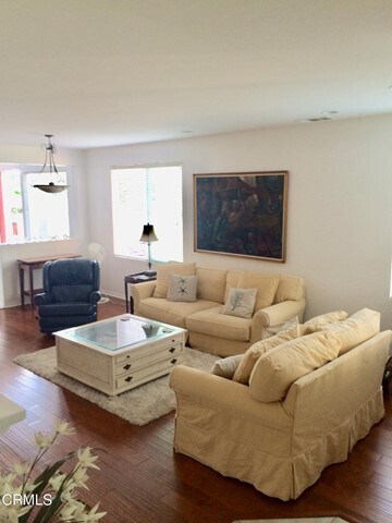 Foto del edificio - 555 N Ventura Rd