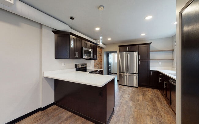 Building Photo - 1819 E Carson St