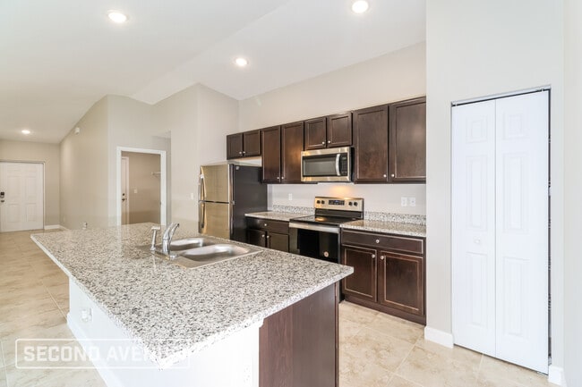 Building Photo - 259 Trenton Ave SW